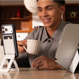 جاکارتی مگ‌سیف و استند سه‌پایه مافت با قابلیت ردیابی | MOFT MagSafe Trackable Tripod Wallet Stand