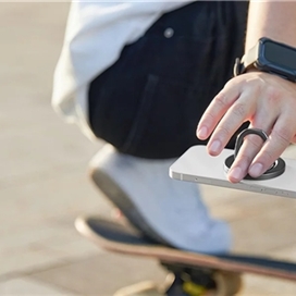 حلقه مغناطیسی نگهدارنده گوشی برند ESR Ring Stand (HaloLock)