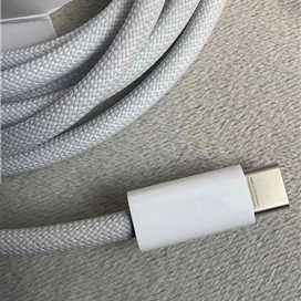 کابل شارژ 2 متری 240 وات USB-C به USB-C اپل مدل MU2G3FE