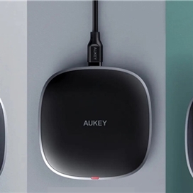 شارژر وایرلس 15 وات مگ آکی مدل LC-C6