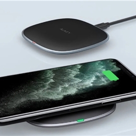 شارژر وایرلس 15 وات مگ آکی مدل LC-C6